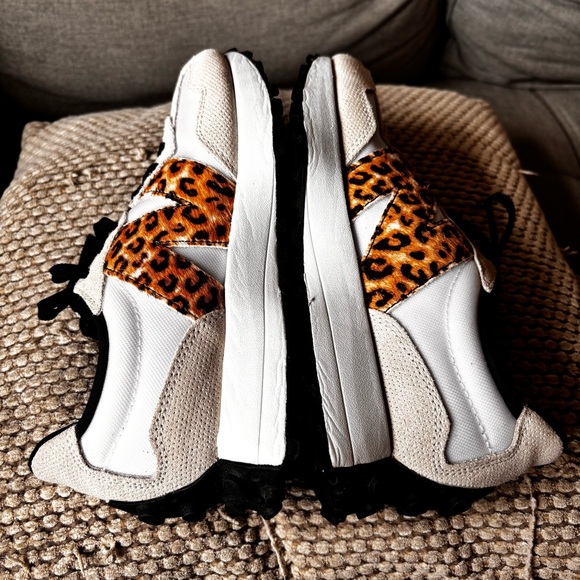 New Balance Women’s 327 Beige/Cheetah Chunky Sneakers, Excellent/Like New - Picture 9 of 14